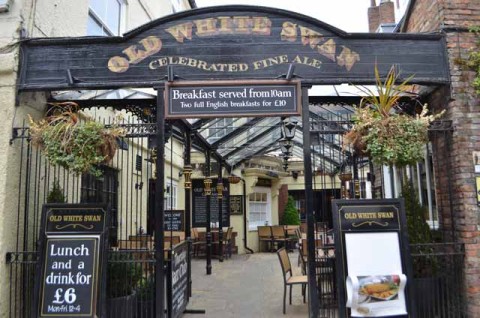 The Old White Swan pub Goodramgate